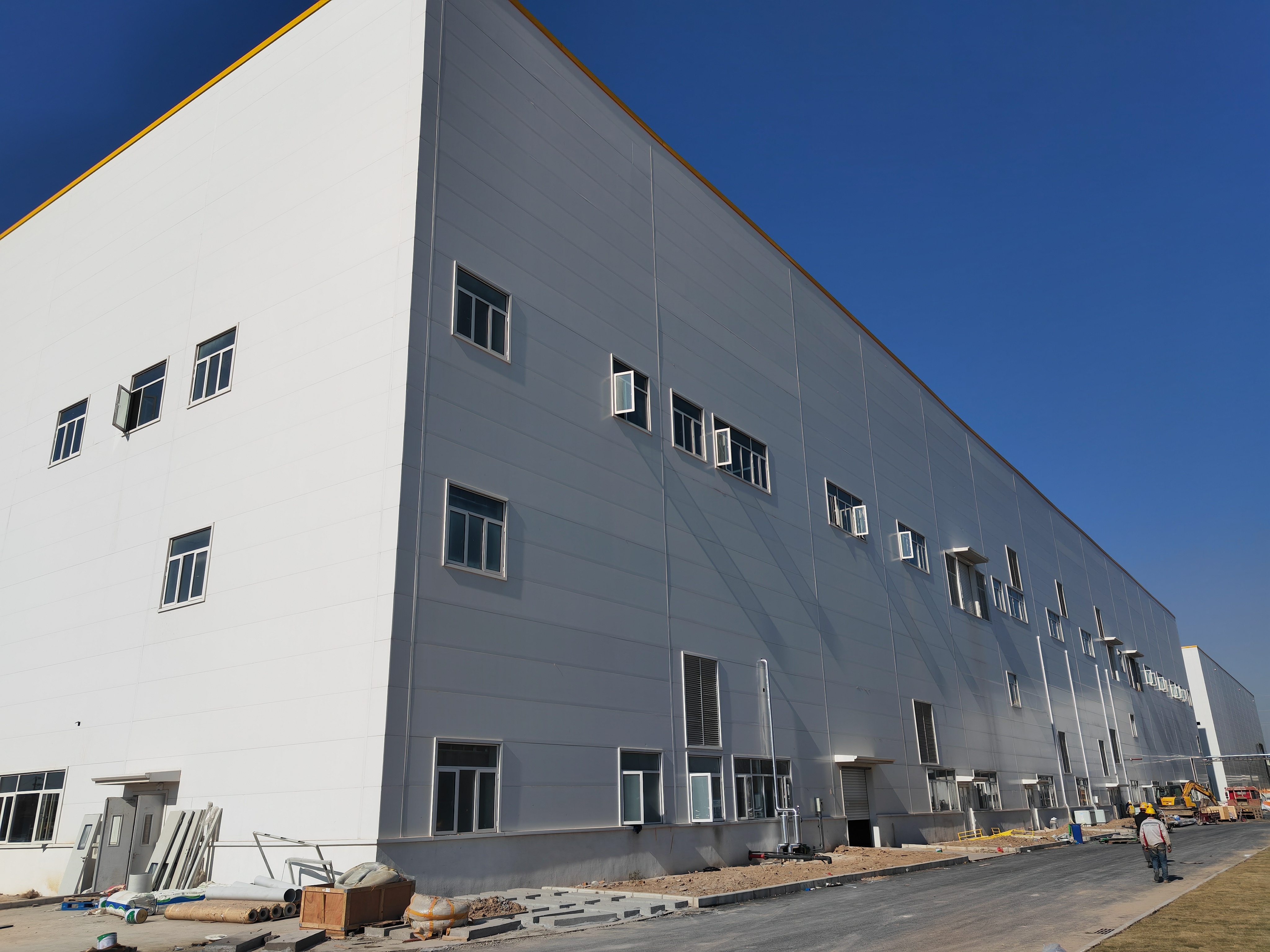 Pre‑fabricated Steel Frame Workshop For Industrial Production Bracing System Pre