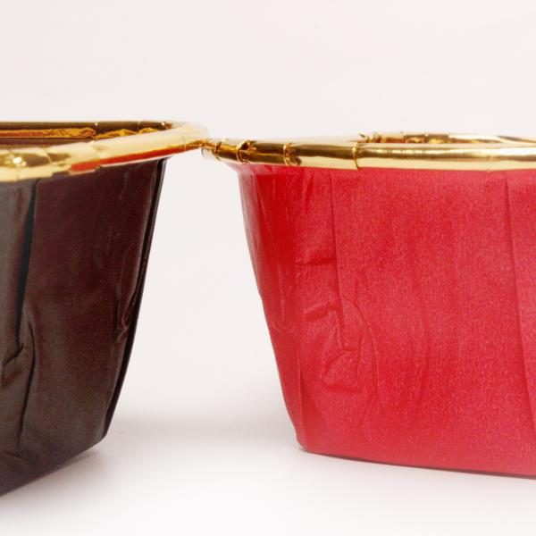 Флутированные стороны Алюминиевая фольга Пекарные чашки, Пекарные мини Алюминиевые кексы