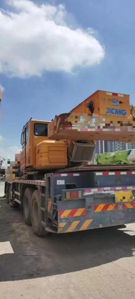 Équipement de levage hydraulique de 50 tonnes pour grue terrestre mobile avec une hauteur de levage maximale de 40 m