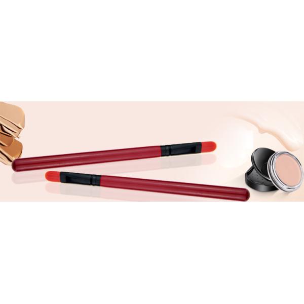 Nylon Hair Synthetic Concealer Brush / Beauty Cosmetics Brushes With Wood Handle