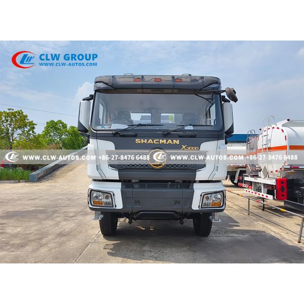 SHACMAN X3000 10m³ Asphalt Distributor Truck Precise Asphalt Spreading For Road Maintenance