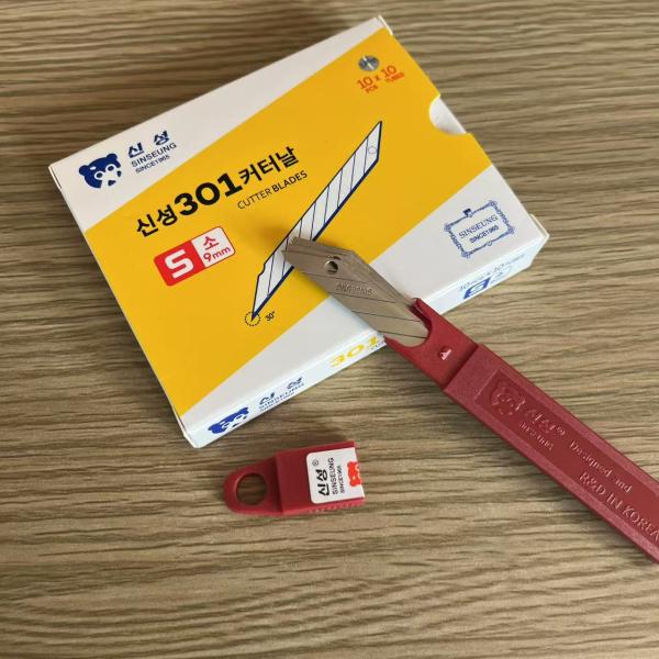 SK2 High Carbon Steel Box Cutter Refill Blades For Cutting Car Film Performance