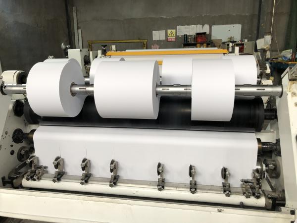 Um rolo de papel térmico Jumbo de imagem limpa e nítida para ATM/POS ROLL