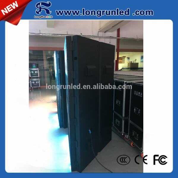 3G 4G Wireless Smart LED Advertising Screen 2000- 7000cd/Sqm Brightness