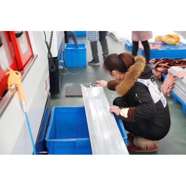 Почищенная щеткой яркая анодированная панель штранг-прессования Шампани частей КНК подвергая механической обработке алюминиевая для кондиционера