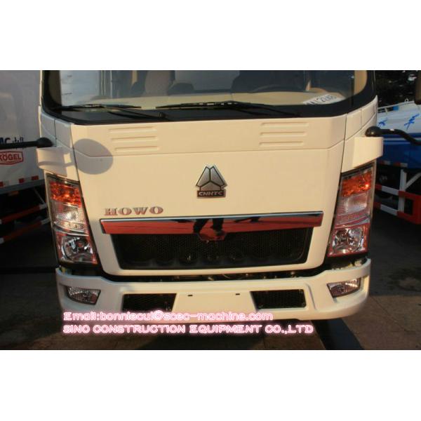 Реклама обязанности двигателя дизеля светлая перевозит тяжелую коробку на грузовиках Ван доставки 4С2