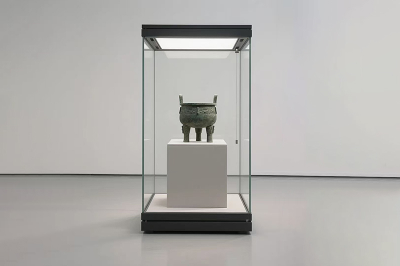 Freestanding Museum Vitrine with Museum-Grade Glass and Top LED Lighting for Artifact Display