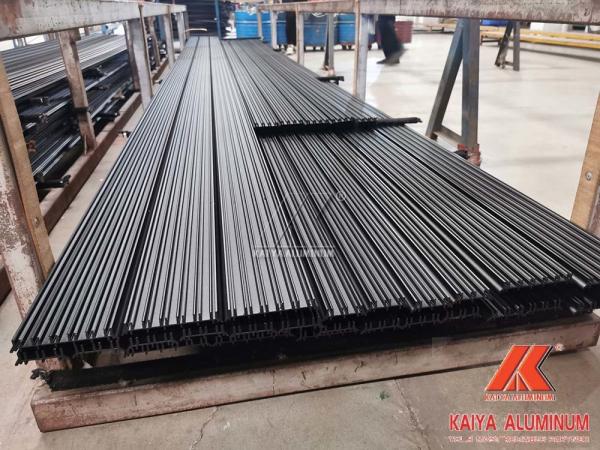 Building Material  Extruded Aluminum Profiles For Doors Windows