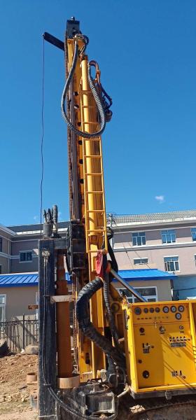 10000N.M Hydraulic 2.5km/H Well Drilling Equipment Energy Saving