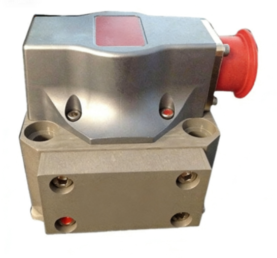 MOOG D634-319C 4 Way Electro Hydraulic Servo Valve IP65 / IP67 Protection 350