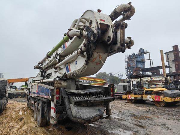 Mercedes Benz châssis béton sec 49m pompe à béton pour béton blanc