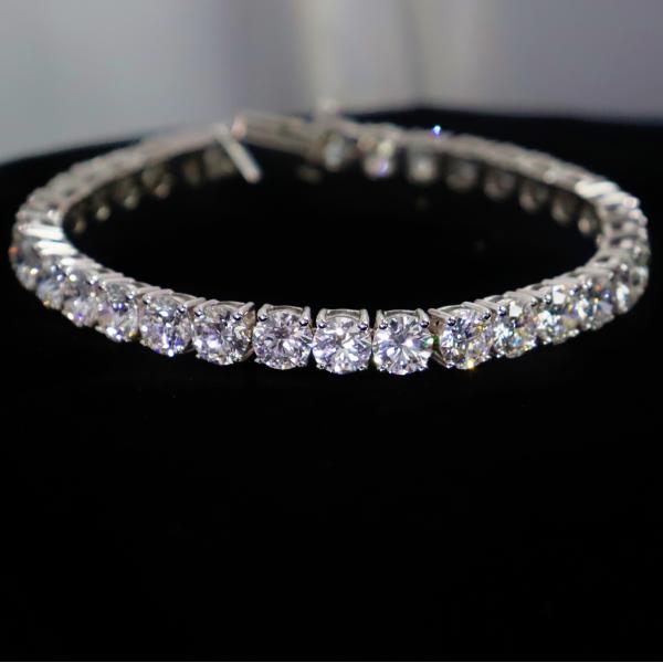 Customizable 18K Gold Diamond Bracelet IGI GIA Lab Grown Diamond for Engagement Wedding or Banquets Fine Jewelry