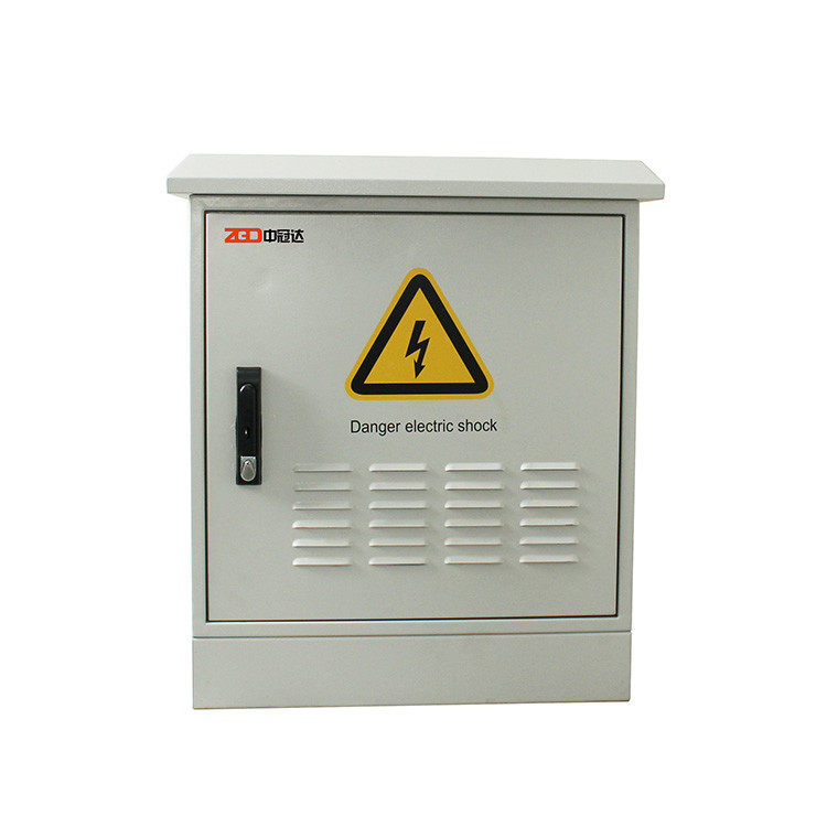 Одиночная фаза 2KVA на открытом воздухе поднимает 120v поднимает электропитание с 2 дверями