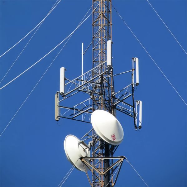 20m-50m Solar Integrated Guyed Wire Tower for Photovoltaic Power Plant Remote Monitoring & Communication