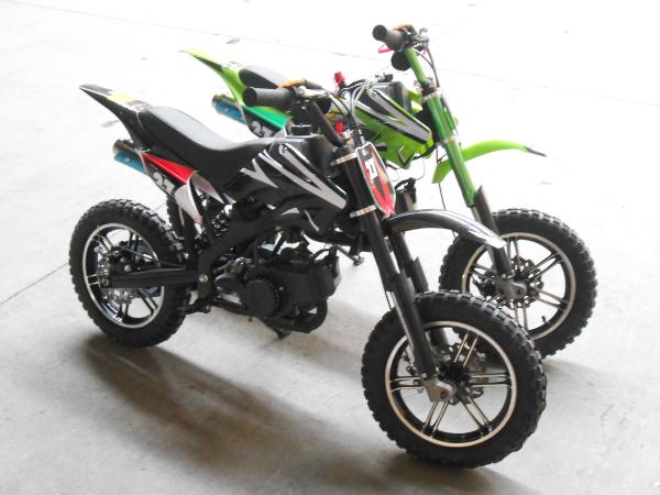 49cc ATV gas:oil=25:1 ,2-stroke,single cylinder.air-cooled.pull start,good quality