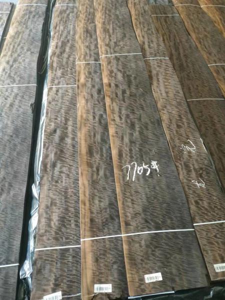 Smoked Figured Eucalyptus Wood Veneer For Interior Decoration