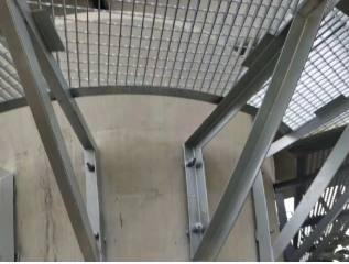 Steel Plate Floor Grating Non-Slip Stair Tread Grid/Drainage Ditch Cover Plate Heavy Duty Grating Trench Drain Cover/