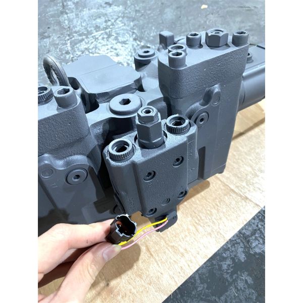 Main Hydraulic Pump for JS110 JS130 JS150LC JS130W JS150W JCB Excavator Spare parts KNJ1025 KLJ0493 KNJ1817 KLJ0001 JLJ0231 20640-44020 KYB KAYABA PSV2-60T Original Axial Piston Pump Attachment