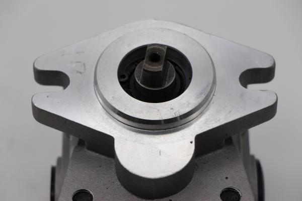 Hot sale good quality SBS80 E312C gear pump pilot pump charge pump for CAT excavator part