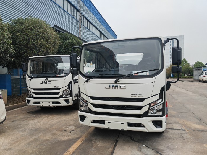 JMC Fuel Truck – 5,000L–6,000L Fuel Tanker & Mobile Fuel Dispenser