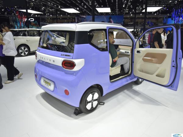 Energy Vehicle 2024 Wuling Hongguang MINI Macaroon 170km Ride-On EV Passenger Car