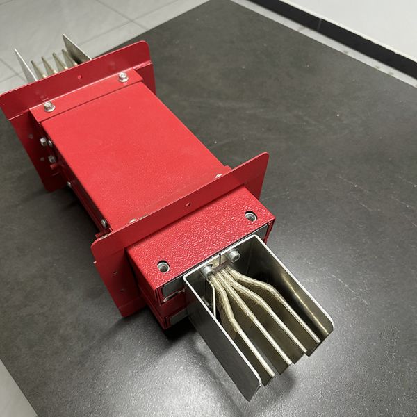 Barra de distribución de energía refractaria NFMC-C Modelo 250~3150A Nominal