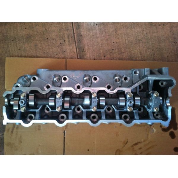 Головка цилиндра Мицубиси 4M40 высокой эффективности полная с более большими портами вытыхания