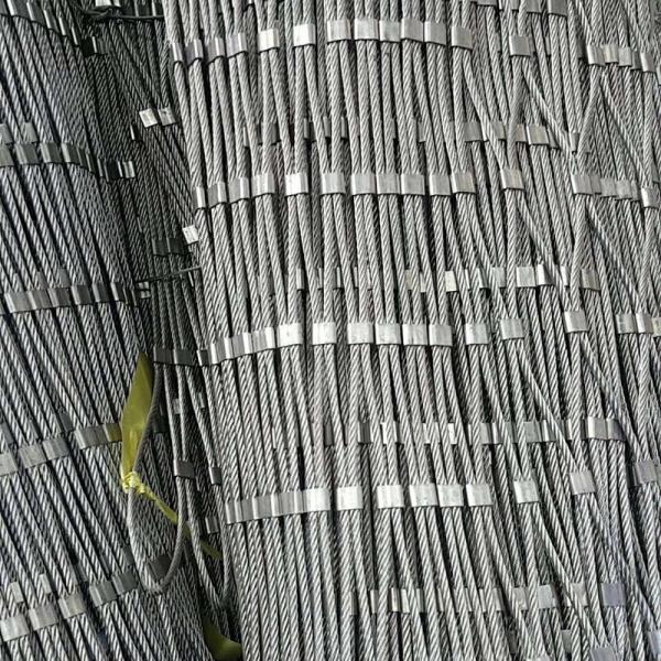 Flexible 4.0mm Diamond Shaped Metal Screen 300*300mm SS Perforated Metal Railing