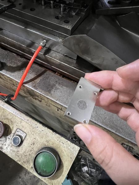 OEM Corte a laser de chapa de metal de precisão soldadura estampagem dobra de aço inoxidável fabricação de peças de chapa de metal personalizadas