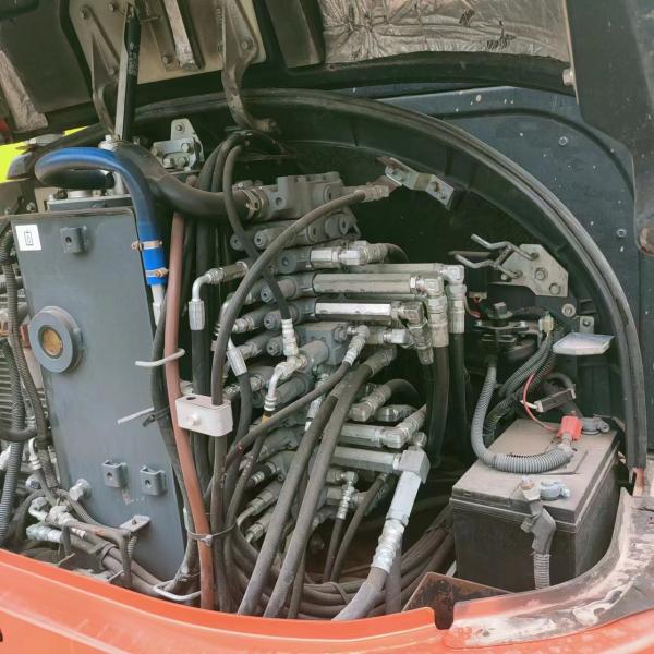 KX163 KUBOTA Excavateur d'occasion en bon état et peu de temps de travail originaire du Japon