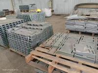 Machine de perforation de panneaux solaires métalliques rapides et durables