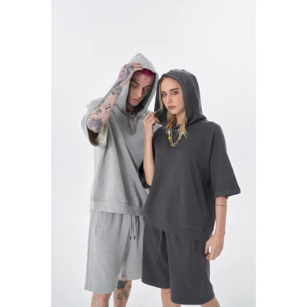 Wholesale Men′s Embroidery Tracksuit Summer Men Short Trucksuit Set