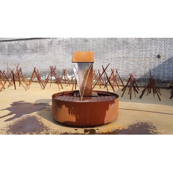 Сад благоустраивая особенность воды Corten ржавой мебели воды металла стальную