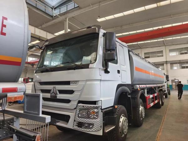 High Efficiency Oil Tank Truck 8X4 LHD Euro2 400HP 31000KG