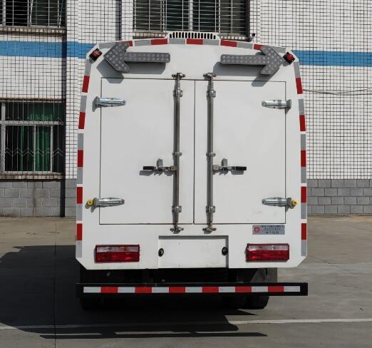 CATL Green Energy Guard Rail Truck High Efficiency With 100 Times 50mm Cross Section