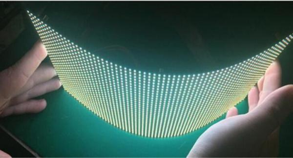 Light weight P4 flexible led display with nationstar leds for archiving irregular shape display