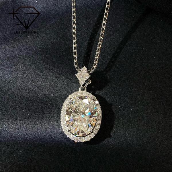 18K Gold Oval Lab Grown Diamond Pendant VVS1-VS1 0.3-3.0ct
