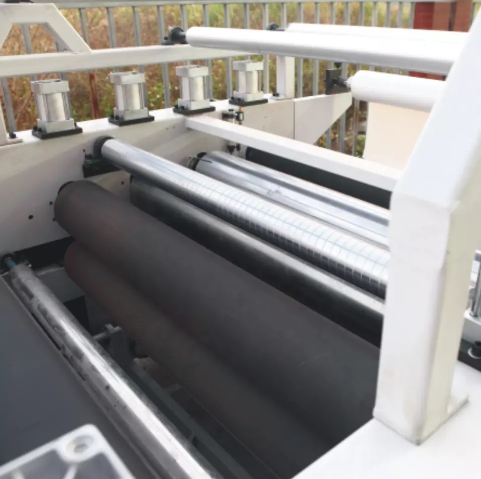 1080 Water-based Glue Laminating Machine- for Advertising - PVC PET Wall Decorating