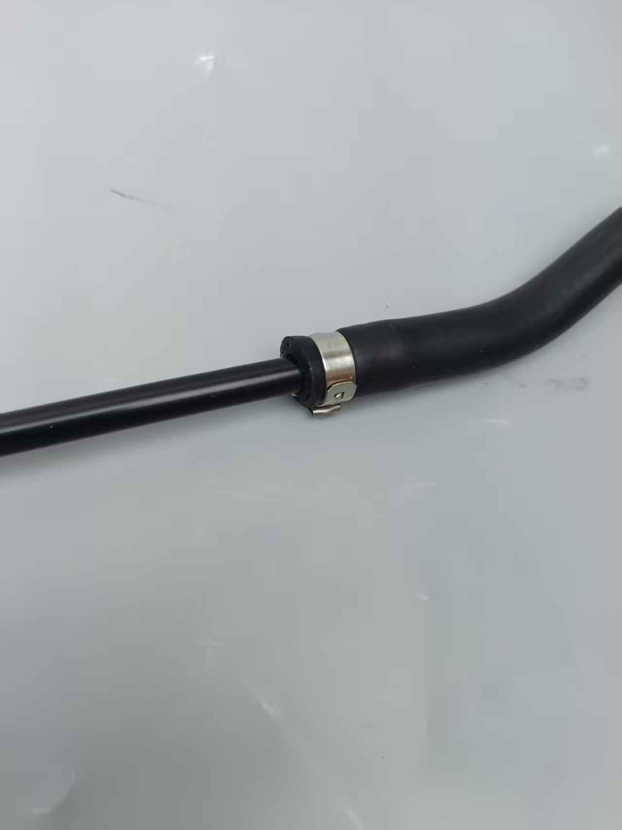 Best-selling radiator hose 1712 7565 092 for N43/N45/N46