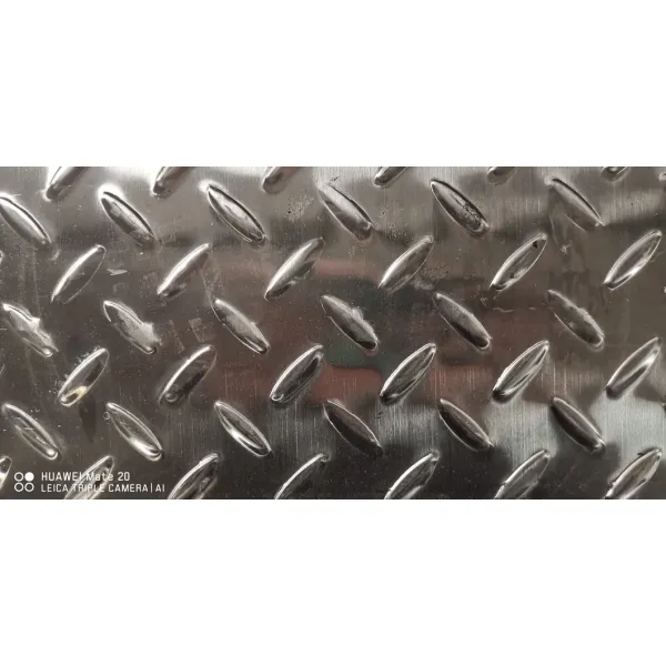SUS304 1.4301 Polished Embossed Stainless Steel Sheet Checkered Plate for Anti-Slip Applications