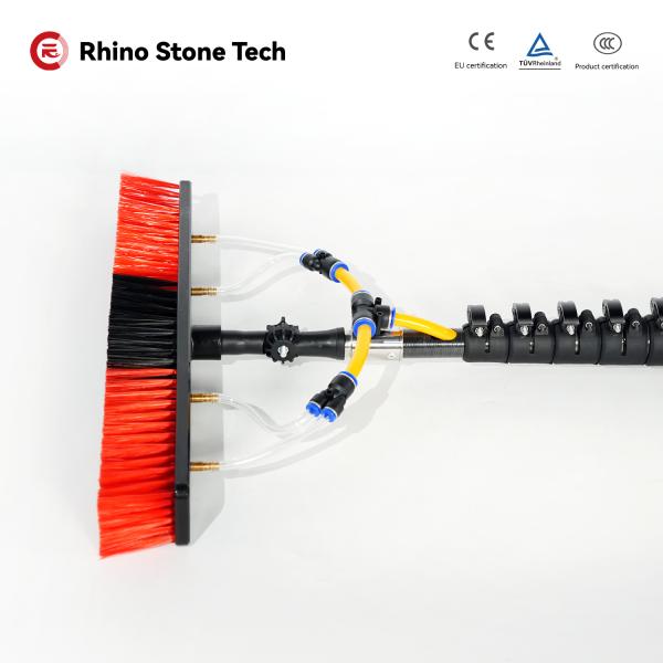 Brosse réglable alimentée en eau Kit de perche réglable alimentée en eau Brosse pour panneaux solaires Nylon