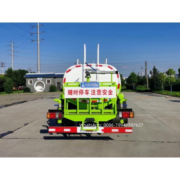 Petit ISUZU NPR Camion-citerne de l'eau Nouveau camion de pulvérisation d'eau du Japon