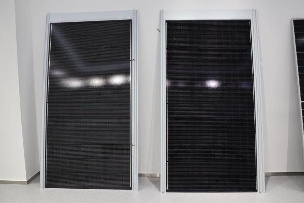 XSCM-520-T ソーラータイル 580W ヘキサゴン 23.5% ブラック＆ホワイトガラスタイル BIPV ソーラーパネルシステム 家庭用 太陽光発電