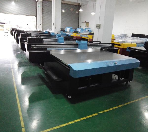 CMYK + W Flatbed UV Direct Printing Inkjet Printing Equipments Max 100MM Print Height