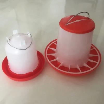Novo tipo de bebedouro de frango vermelho com balde de água para pernas, alimentador manual para aves e bebedouro, equipamento agrícola
