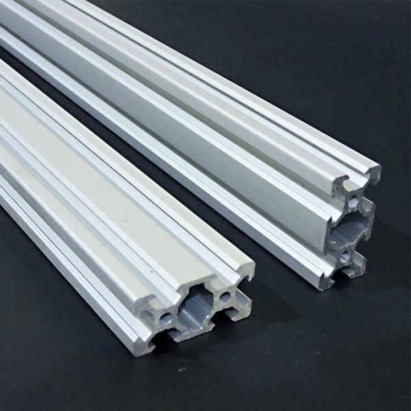 Perfil de aluminio del carril del tamaño de encargo, carril de aluminio de la protuberancia de la resistencia del moho para las consolas de montaje solares