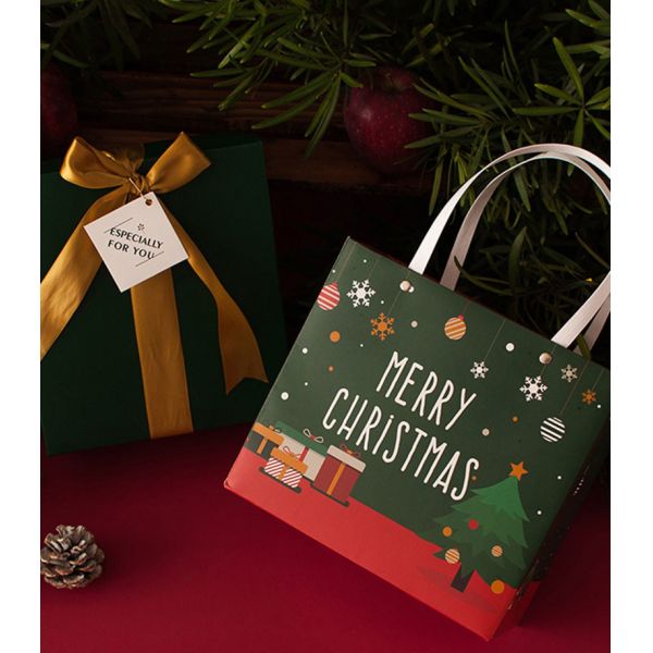 Printed CCNB Christmas Paper Bags For Xmas Eve Gift Takeaway