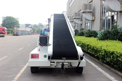 Lead Acid Battery 8m Driveable Baggage Conveyor Belt Loader For Regional And Wide Bodied Aircraft