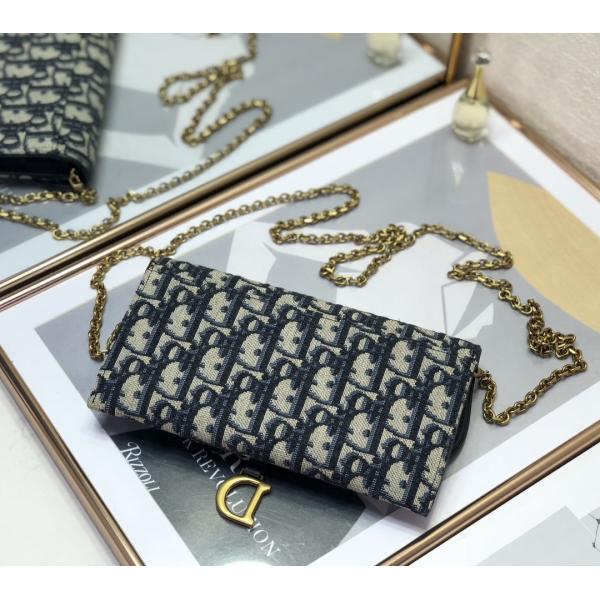 L'OEM a stigmatisé la selle long Dior Oblique Jacquard Pouch Wallet