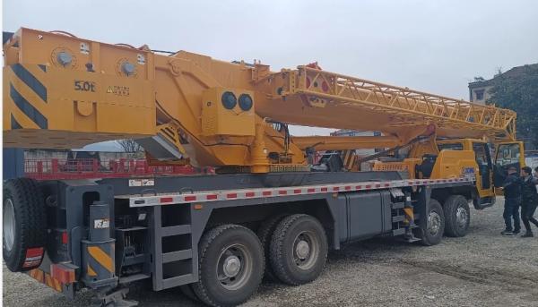 XCMG QY50K5D Used Truck Crane 50t Energy Saving With Hydraulic System